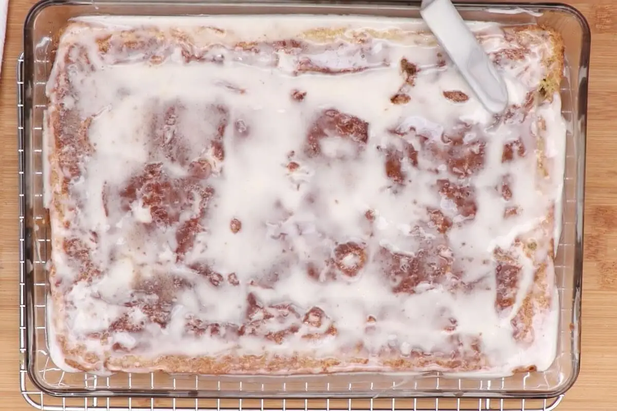 What is honey bun icing made of